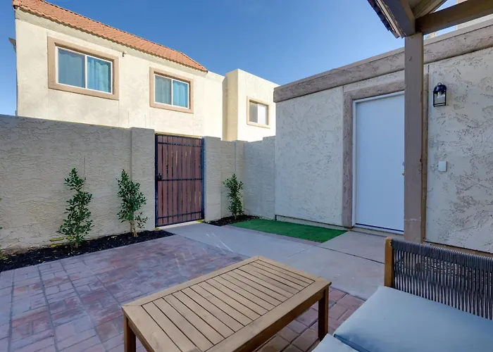 2 Mi To Old Town: W/ Pool Access & Patio Scottsdale