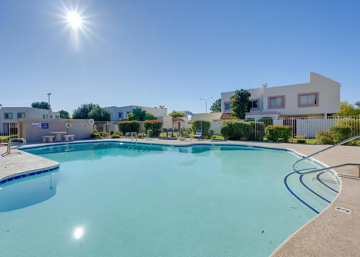 Holiday home 2 Mi To Old Town: W/ Pool Access & Patio Scottsdale